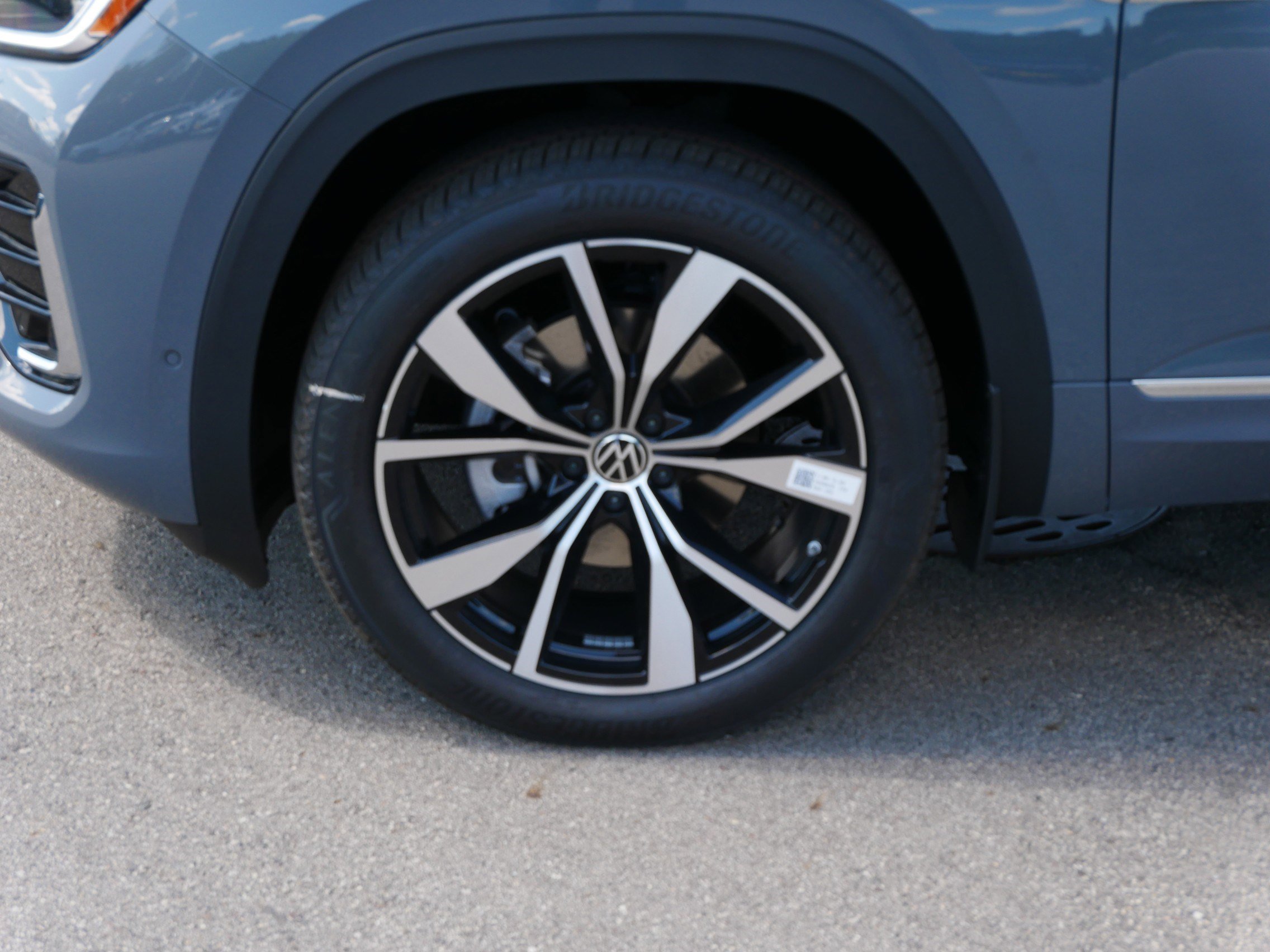 2025 Volkswagen Atlas SEL Premium R-Line photo 4