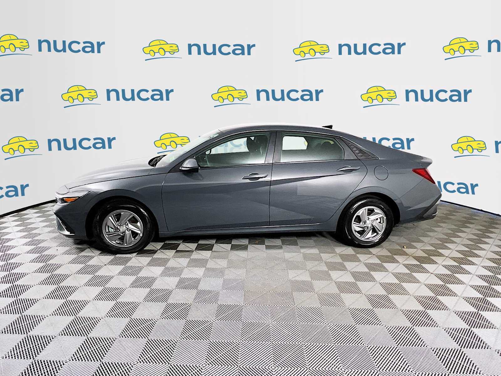 2025 Hyundai Elantra SE photo 4