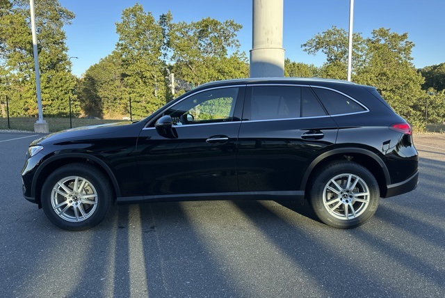2026 Mercedes Benz GLC 300 4MATIC photo 2