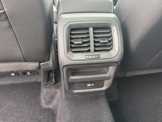 2022 Volkswagen Taos SE photo 21