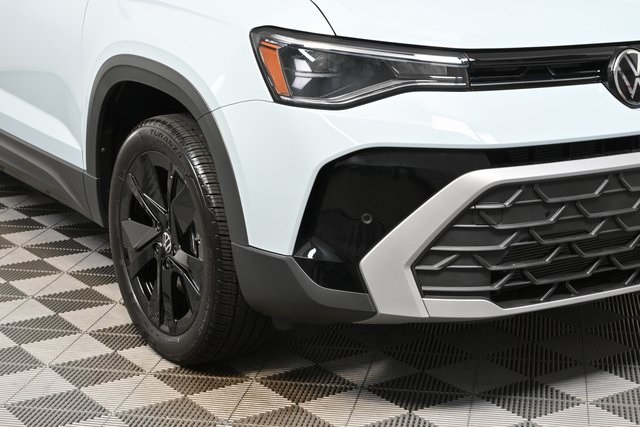 2025 Volkswagen Taos SE photo 27