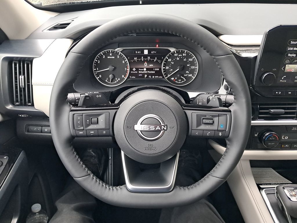 2025 Nissan Pathfinder SL photo 14