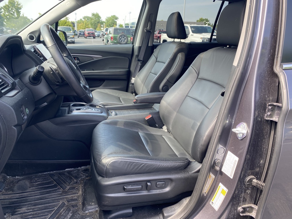 2022 Honda Pilot Special Edition photo 2