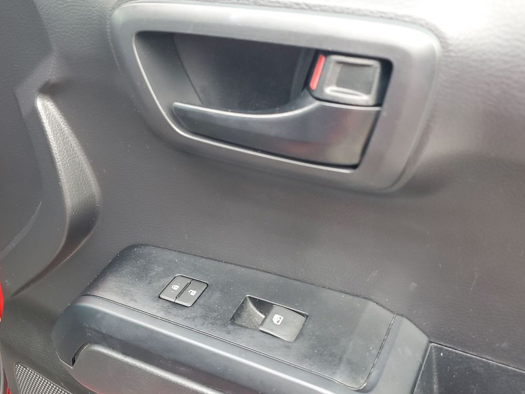 2022 Toyota Tacoma SR5 photo 37