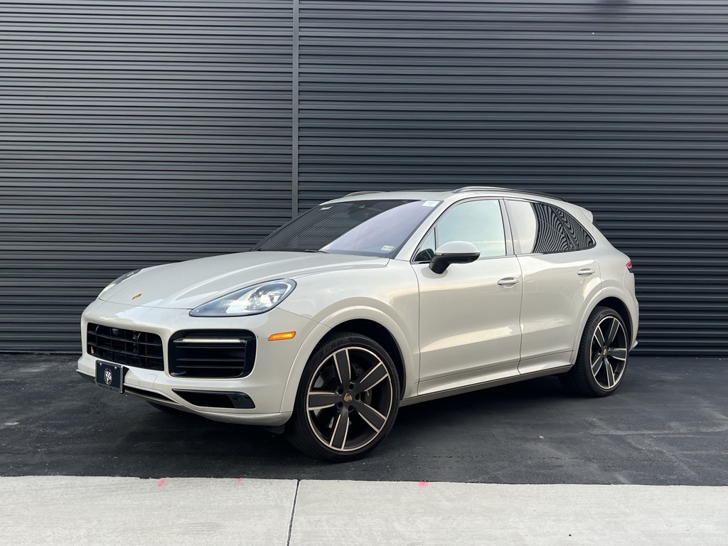 2023 Porsche Cayenne Base's photo