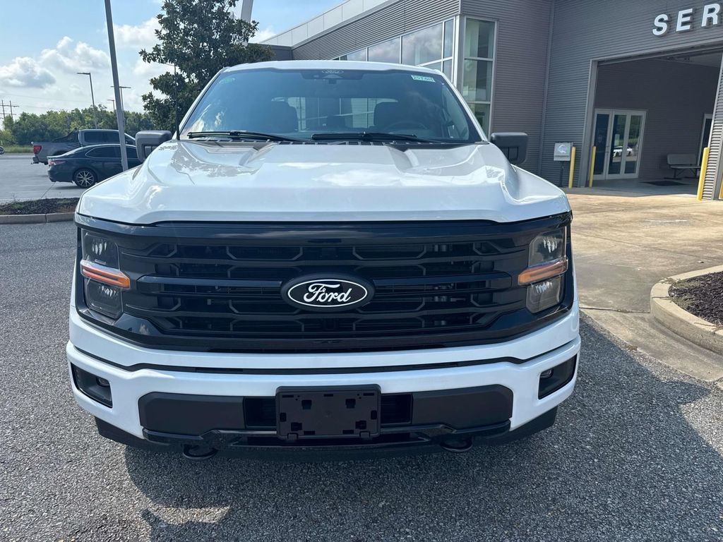 2025 Ford F-150 XLT photo 2