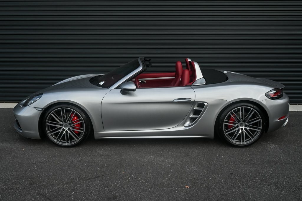 2024 Porsche Boxster S photo 2