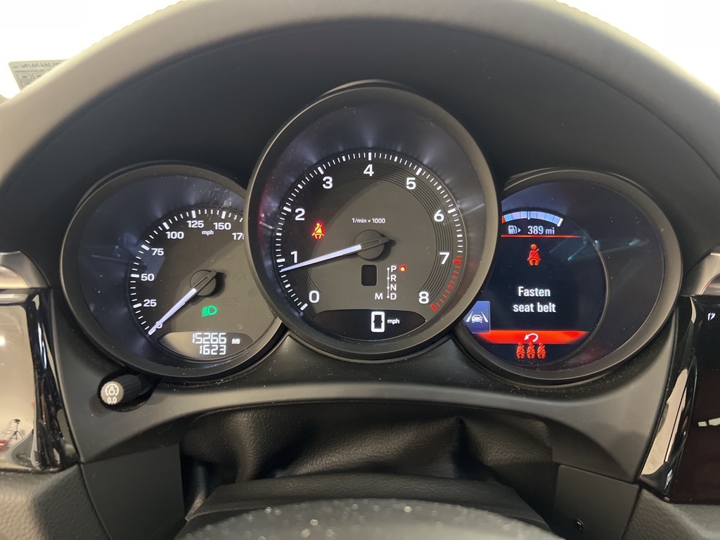 2023 Porsche Macan Base photo 14