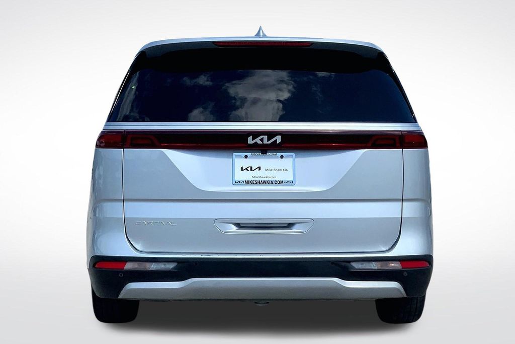 2023 Kia Carnival LX photo 4