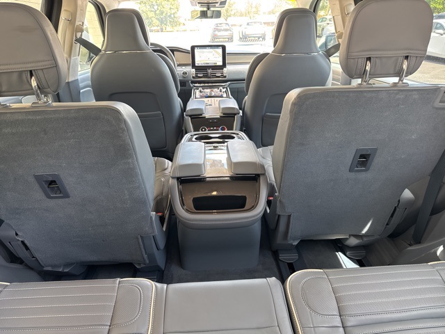 2018 Lincoln Navigator Black Label photo 19