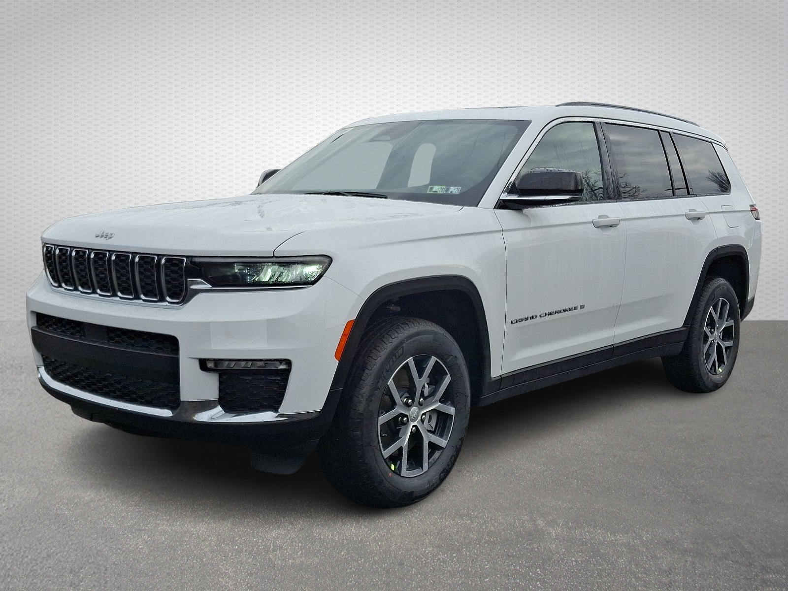 2025 Jeep Grand Cherokee Limited photo 3