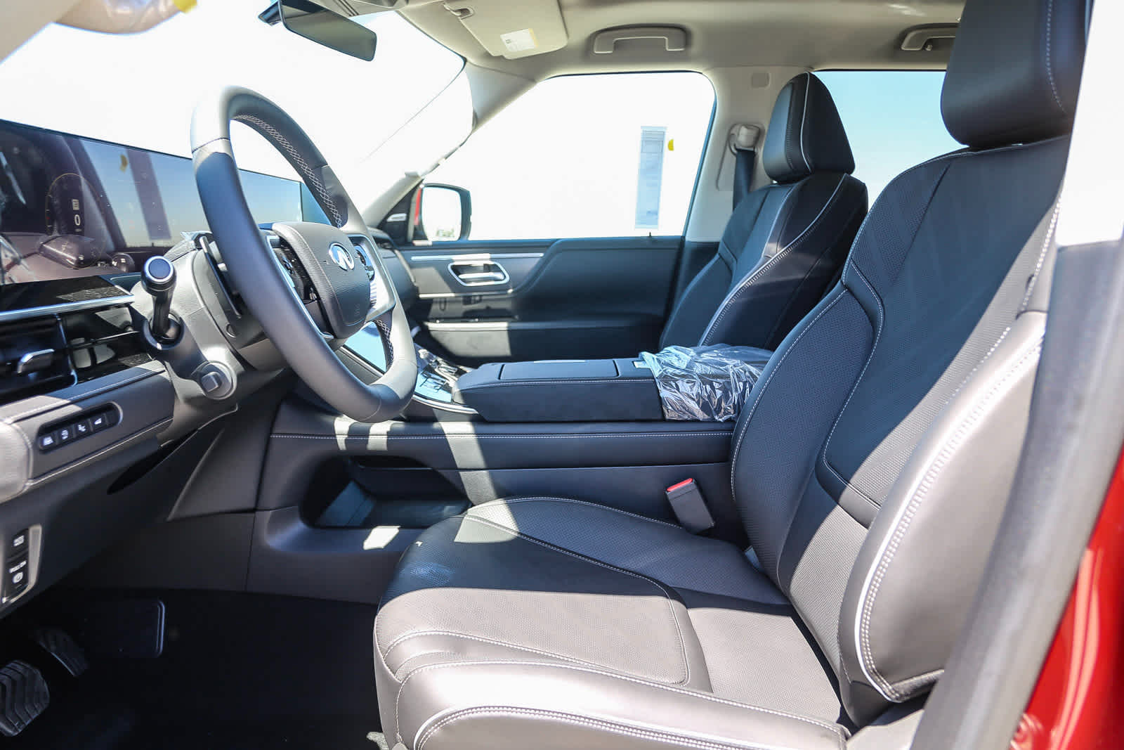 2025 Infiniti QX80 Luxe photo 21