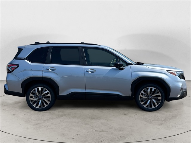 2025 Subaru Forester Touring photo 6