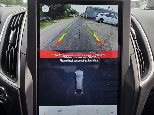 2023 Ford Edge SEL photo 16