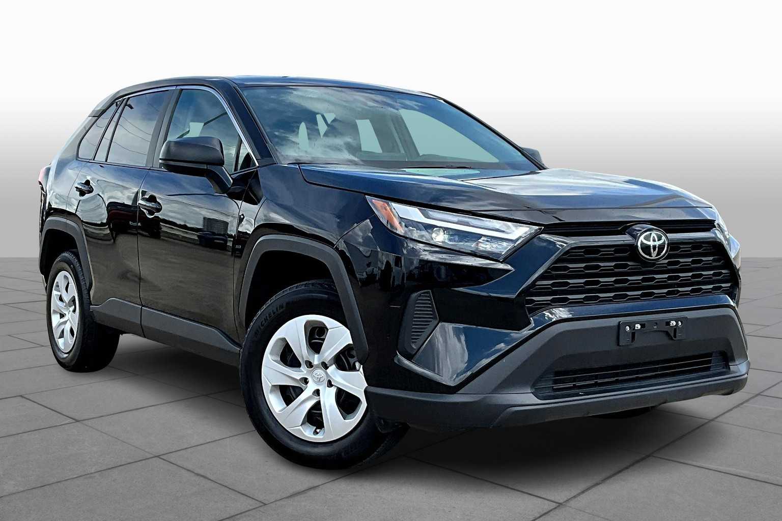 2024 Toyota RAV4 LE photo 2
