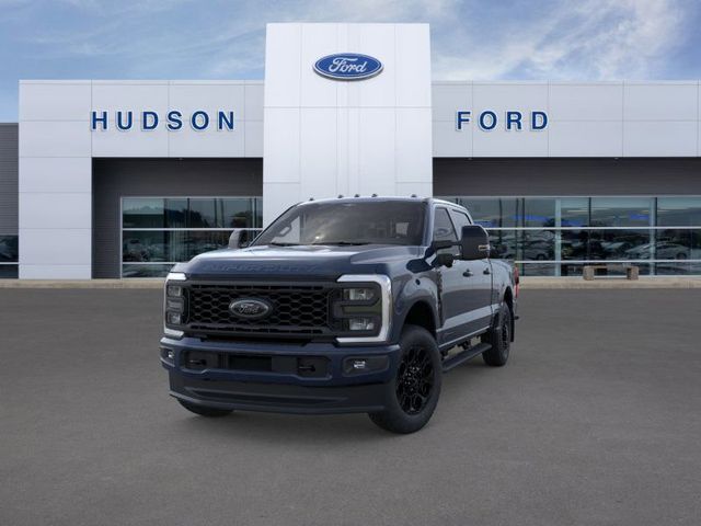 2025 Ford F-350 Lariat photo 2