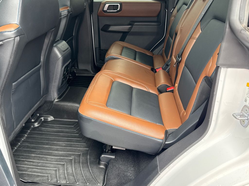 2024 Ford Bronco Outer Banks photo 18