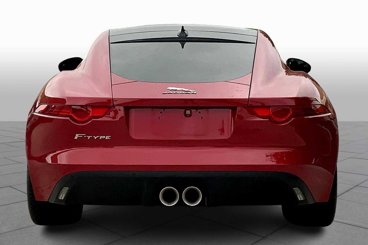 2017 Jaguar F-TYPE photo 4