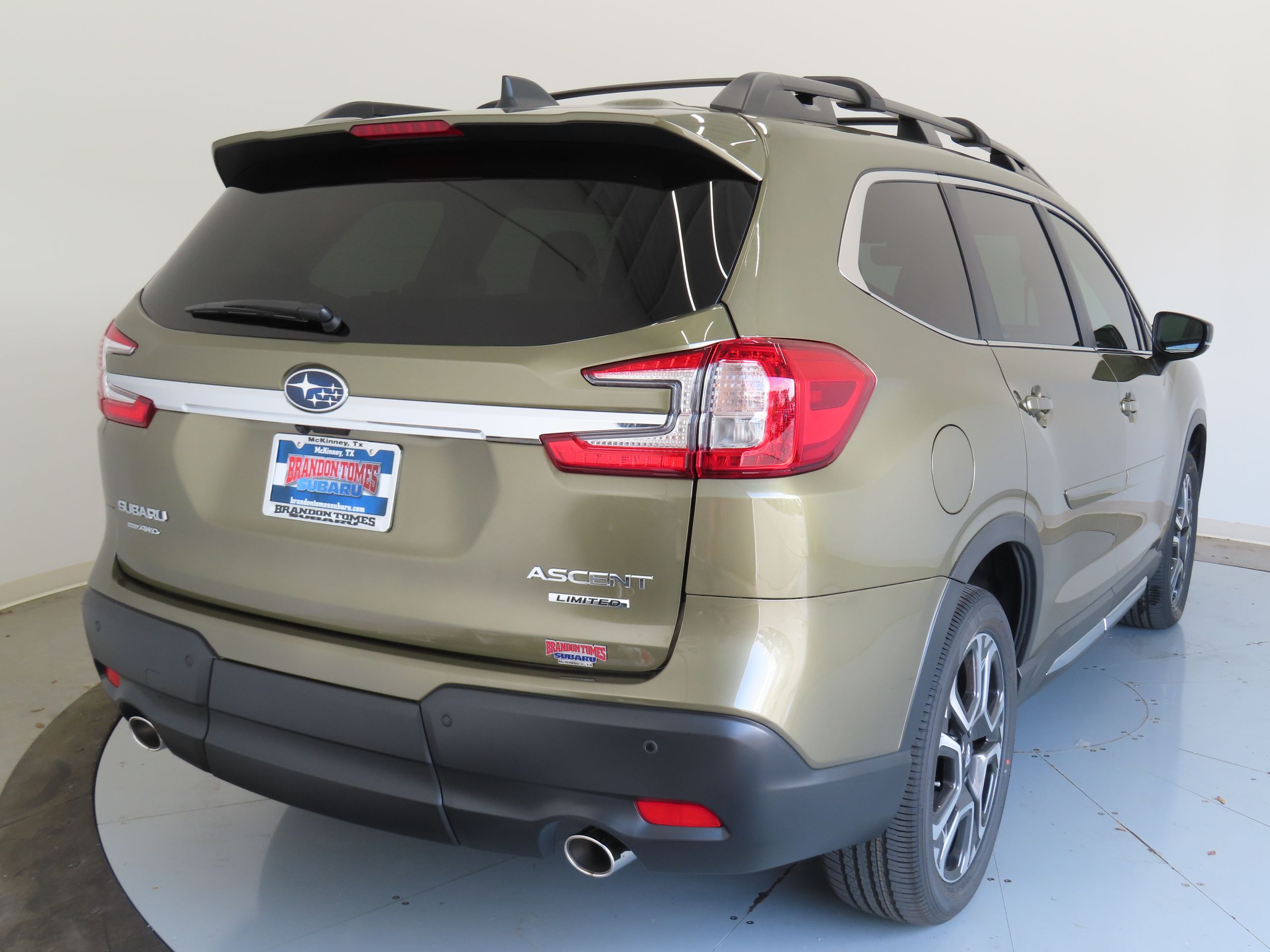 2025 Subaru Ascent Limited photo 3