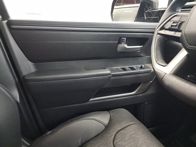 2022 Toyota Tundra SR5 CrewMax photo 10