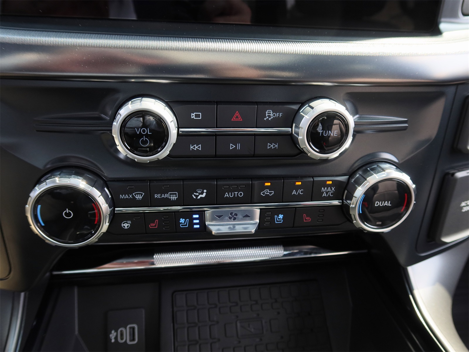 2025 Ford F-150 Lariat photo 17
