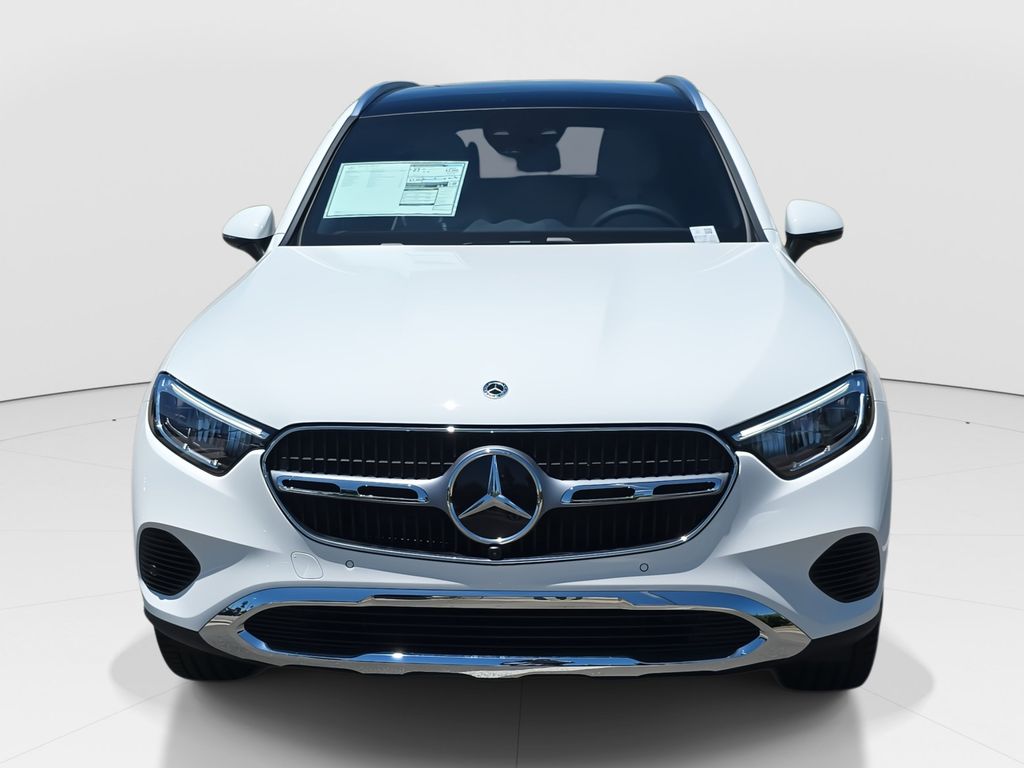 2025 Mercedes Benz GLC 300 photo 2