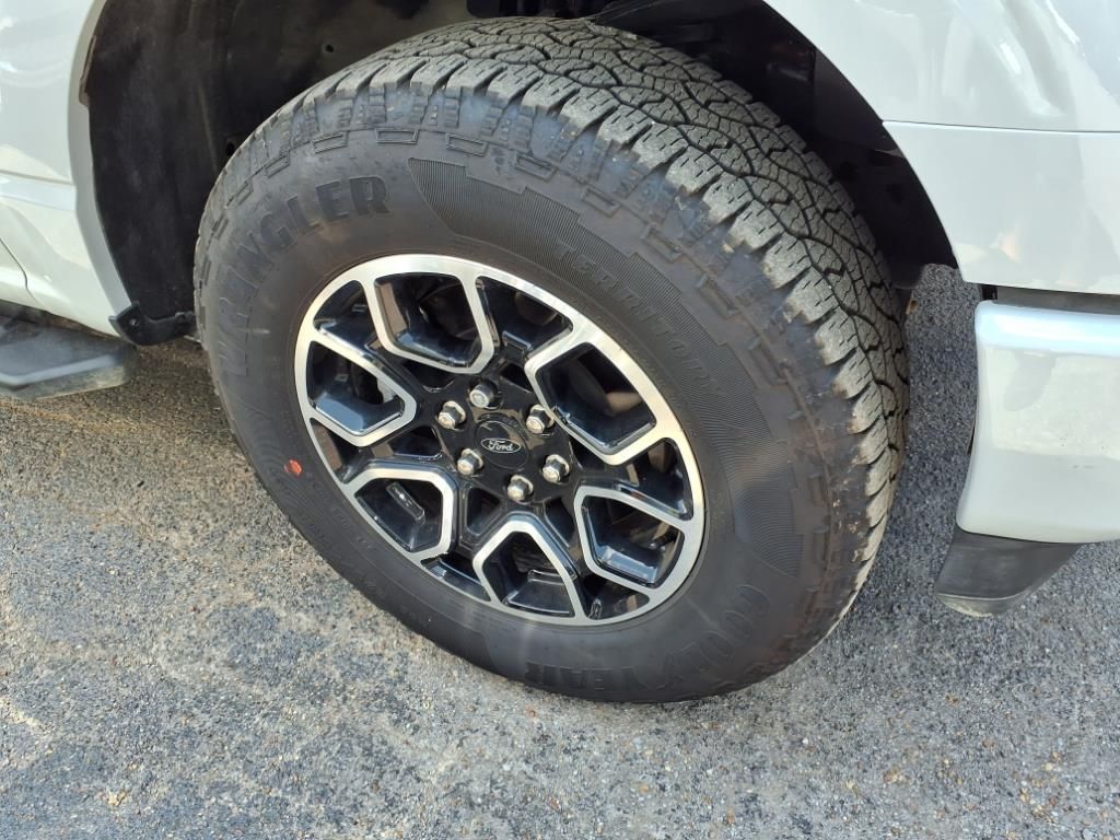 2023 Ford F-150 XLT photo 5