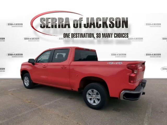 2025 Chevrolet Silverado 1500 LT photo 2