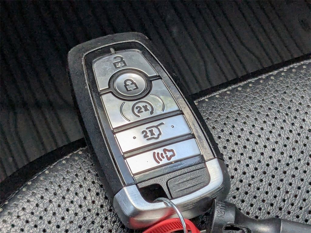 2020 Ford Escape Titanium photo 33
