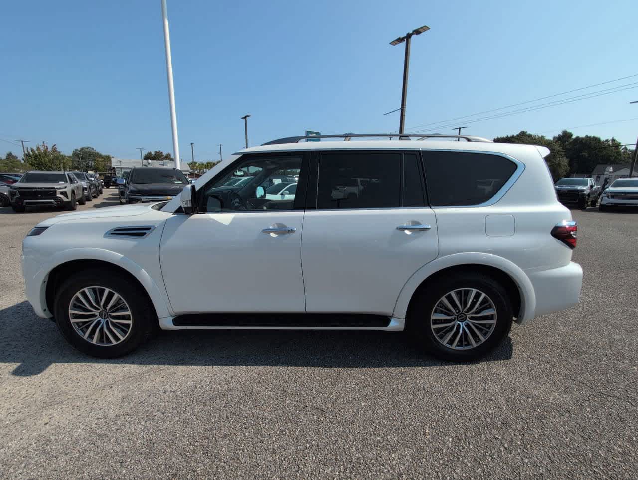 2023 Nissan Armada SL photo 4
