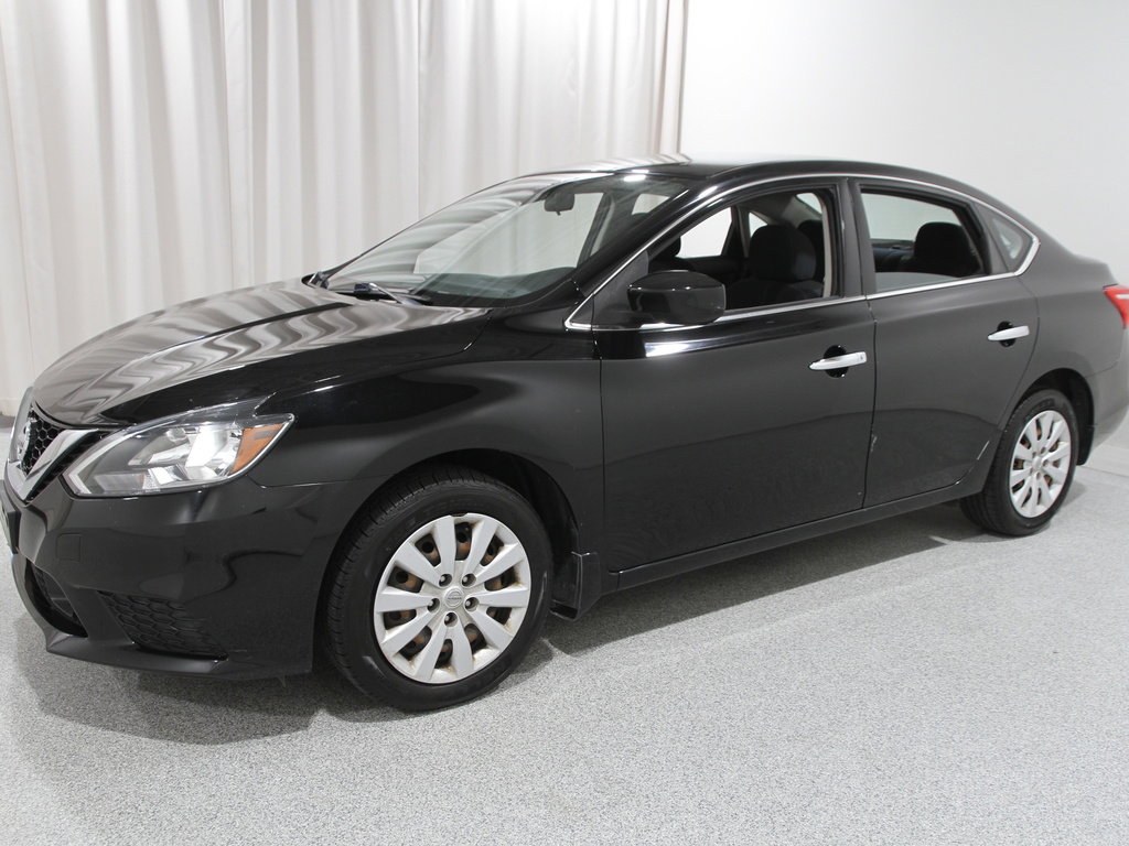2018 Nissan Sentra S photo 3
