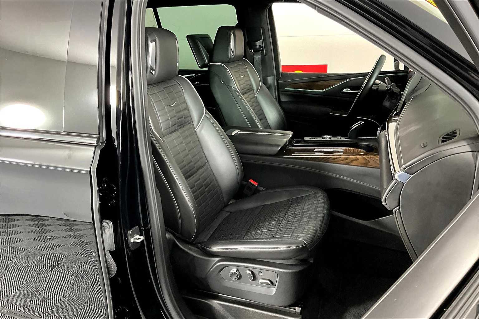 2023 Cadillac Escalade Premium Luxury Platinum photo 8