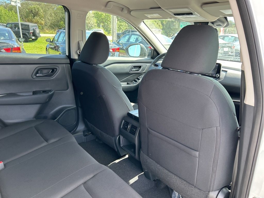 2025 Nissan Rogue S photo 40