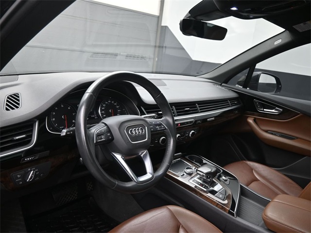 2019 Audi Q7 55 Premium photo 18