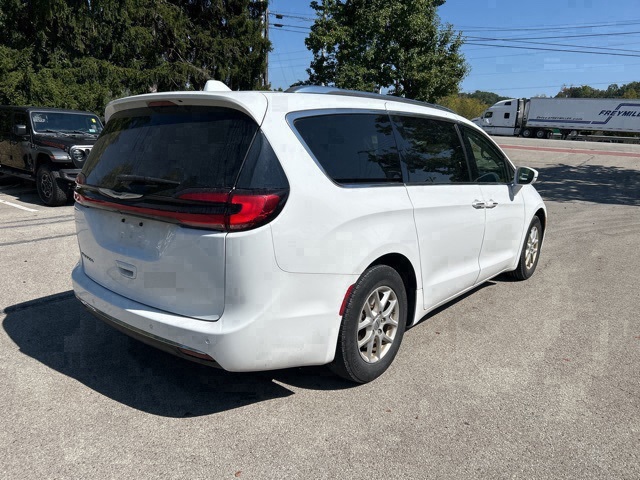2021 Chrysler Pacifica Touring L photo 3