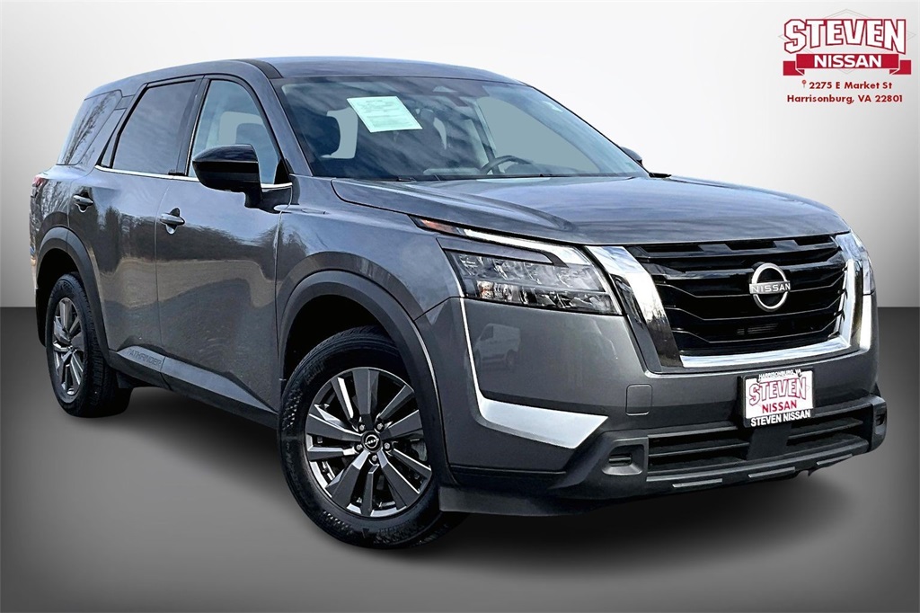 2024 Nissan Pathfinder S's photo
