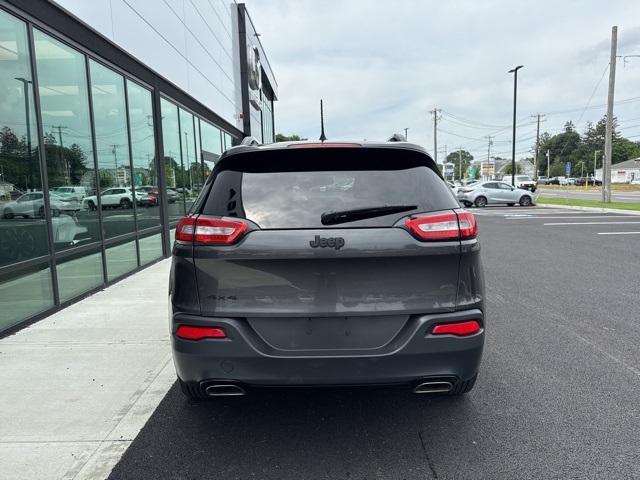 2016 Jeep Cherokee Altitude photo 4