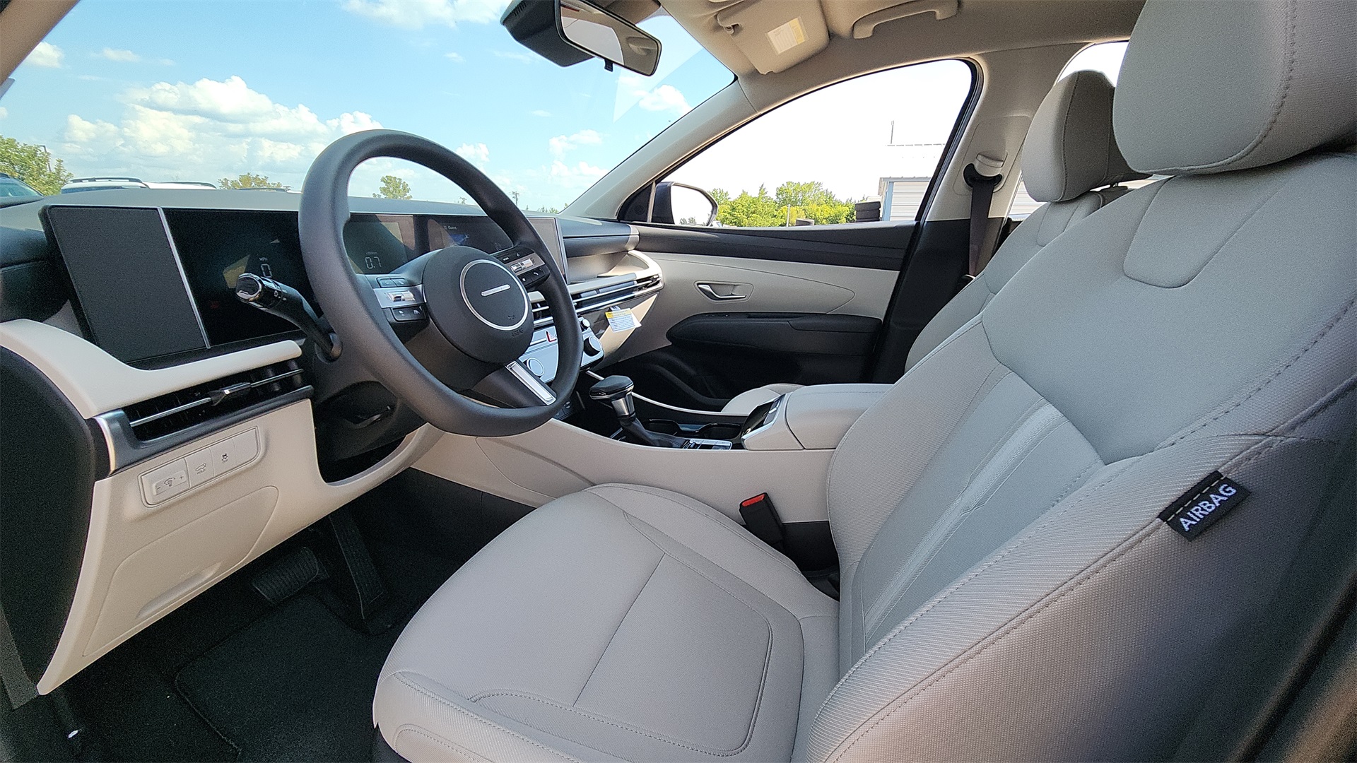 2026 Hyundai Tucson SEL photo 9