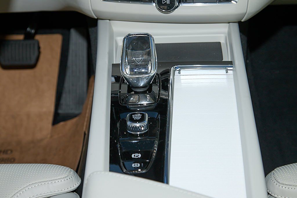 2026 VOLVO XC60 - Image 26