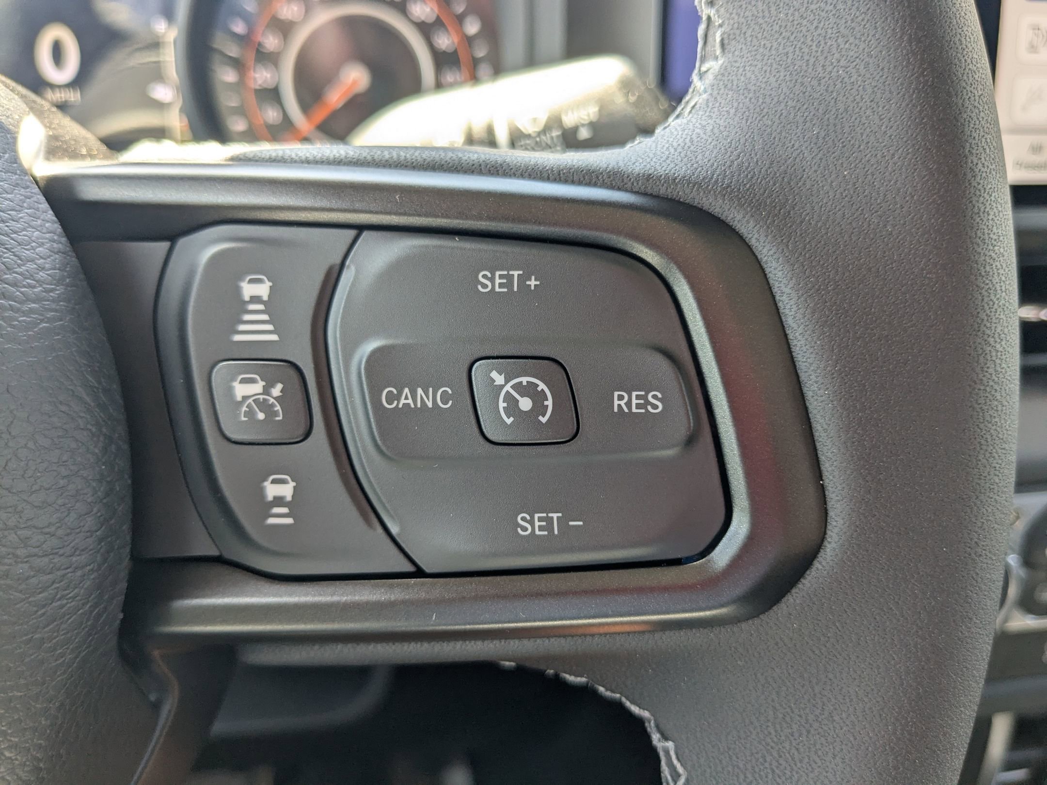 2025 Jeep Gladiator Sport photo 16
