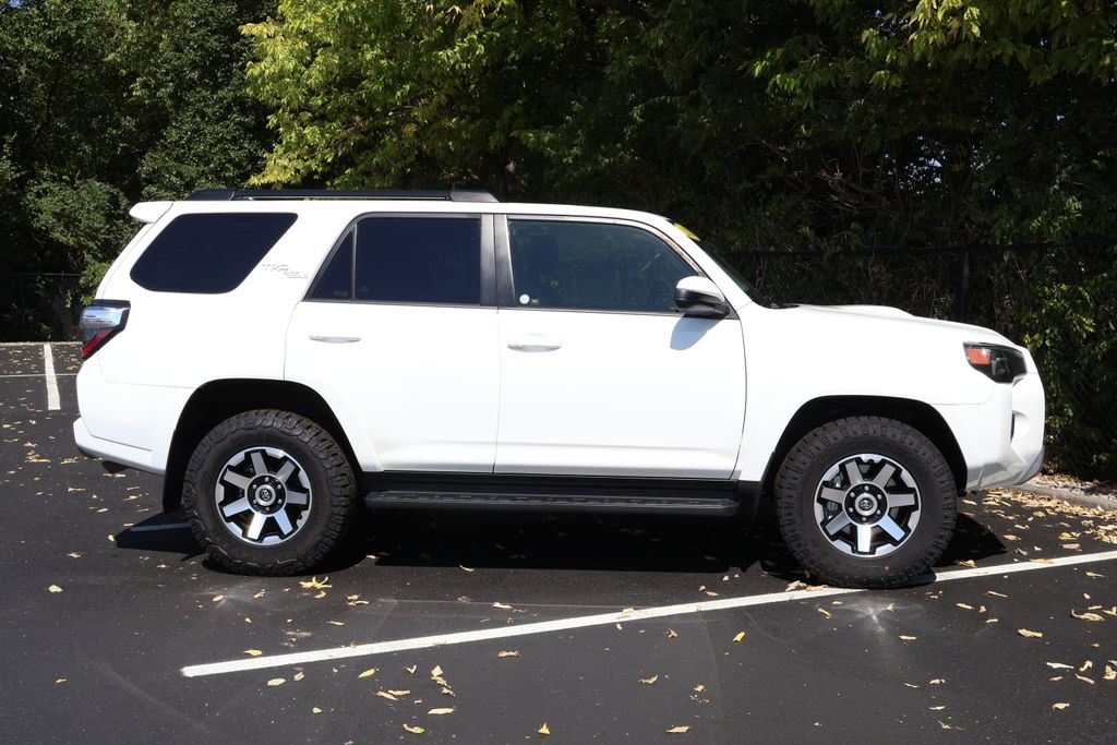 2020 Toyota 4Runner TRD Off-Road photo 9