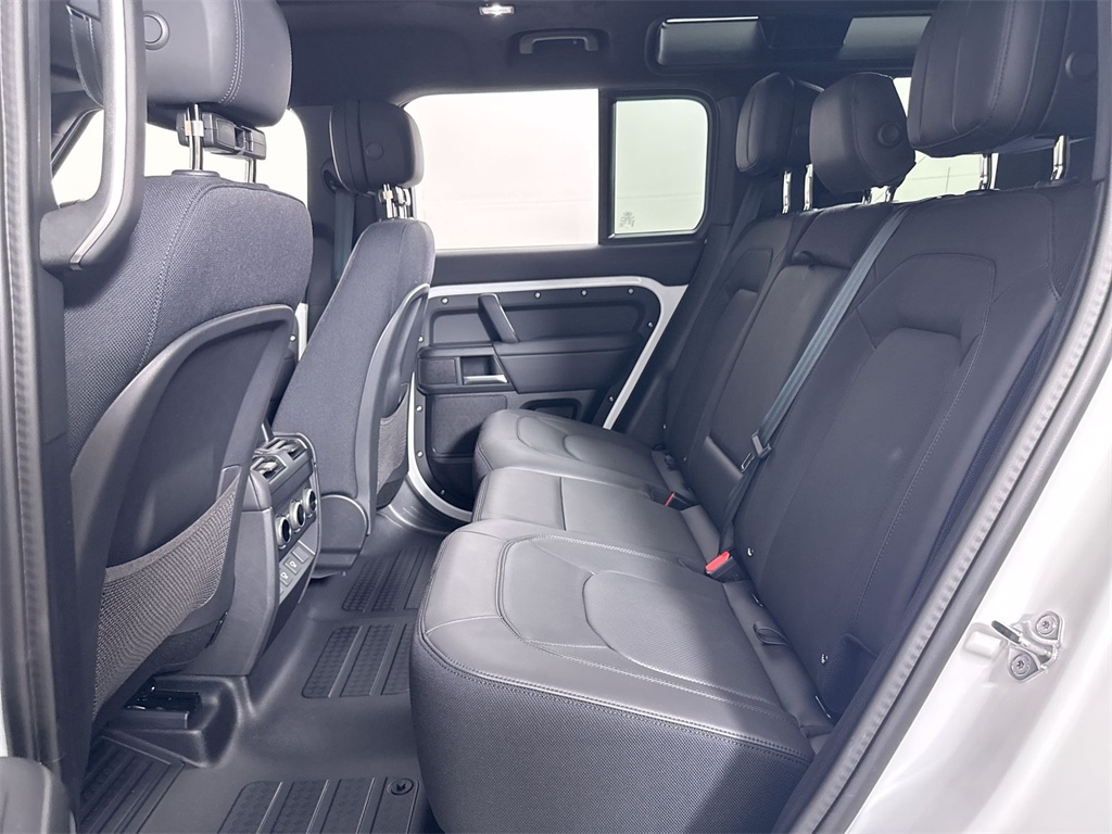 2025 Land Rover Defender 110 V8 photo 20