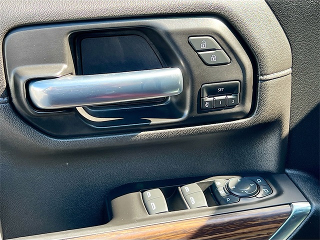 2022 Chevrolet Silverado 2500HD High Country photo 9