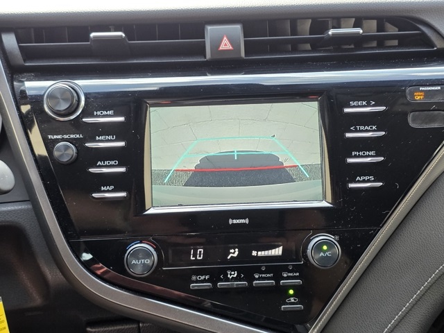2020 Toyota Camry SE photo 18