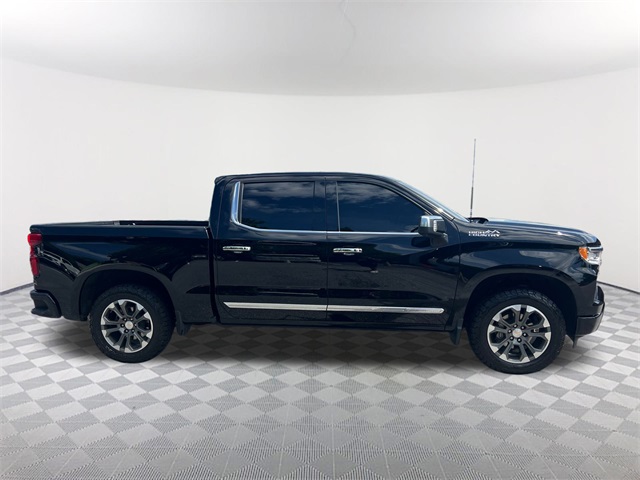 2024 Chevrolet Silverado 1500 High Country photo 3