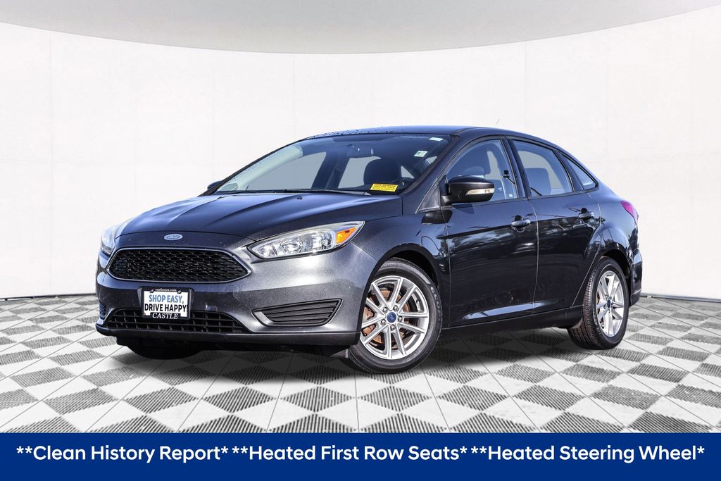 2016 Ford Focus SE photo 2