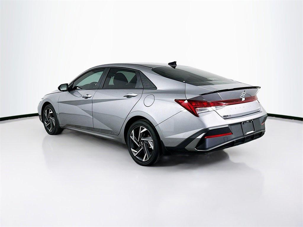 2025 Hyundai Elantra Hybrid SEL Sport photo 4