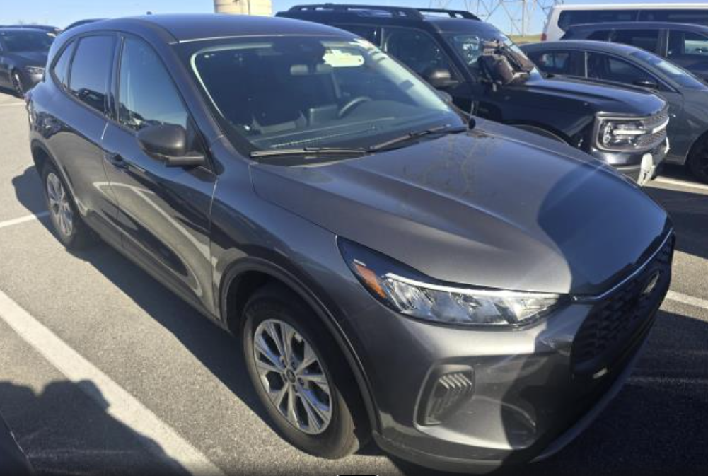 Used 2025 Ford Escape Active with VIN 1FMCU0GN2SUA62137 for sale in Kansas City