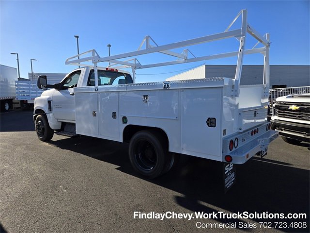 2024 Chevrolet Silverado 5500HD Work Truck photo 2