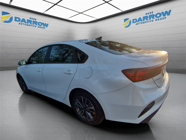 2024 Kia Forte LXS photo 3